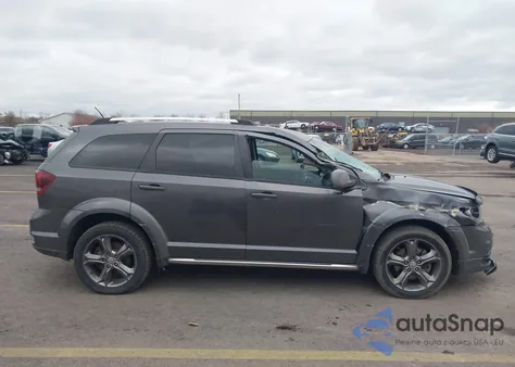 2015 Dodge Journey Crossroad z USA, uszkodzony, nr VIN 3C4PDCGGXFT614878